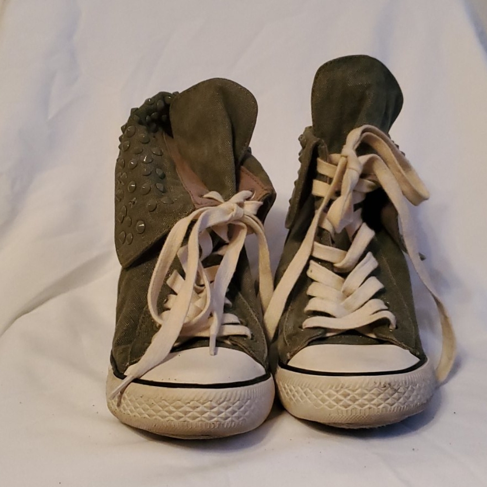 Women's sneakers
